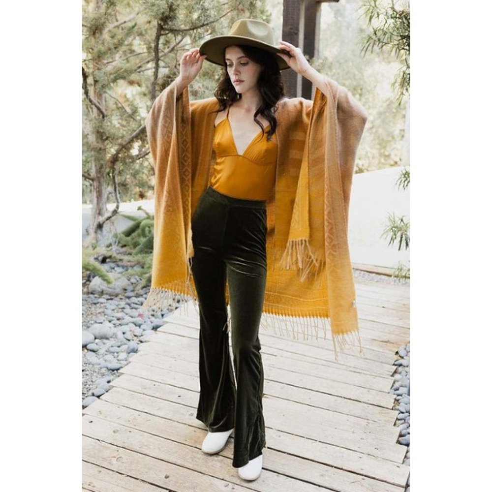 Desert Ambiance Colorblend Tassel Trim Poncho Open Front Gradient Camel Mustard